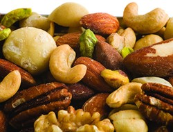  Ngemil Kacang Bikin Sehat