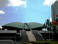 Badan Legislatif Bentuk LPNK