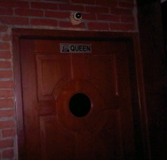 Pelaku Pemerkosa Pemandu Karaoke Berbadan Tegak dan Berkulit Gelap