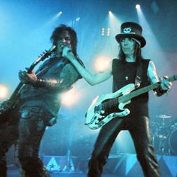 Gara-gara Twitter, Motley Crue Batal Konser di Jakarta