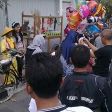 Sariban Mendadak Jadi Model di Braga Festival