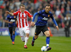 Stoke Hadang Laju MU