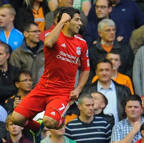 Suarez Angkat Si Merah Lagi