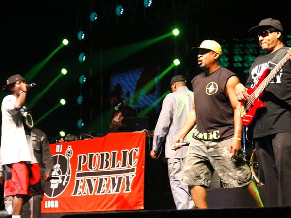 Konser Penuh Energi Ala Public Enemy