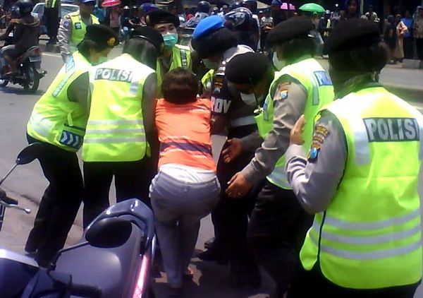 Demo Korban Lumpur Lapindo Ricuh