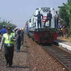 Tiga Jadwal KA Tersendat Imbas Unjuk Rasa Korban Lumpur Lapindo