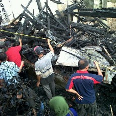 Api Ludeskan Rumah Kontrakan Pedagang Nasi Goreng
