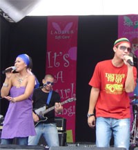 Lepas Kangen, Maliq & Dessentials Goyang Ribuan Penonton di Bale Pare