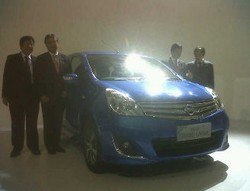 Nissan Luncurkan New Livina Highway Star dan Murano