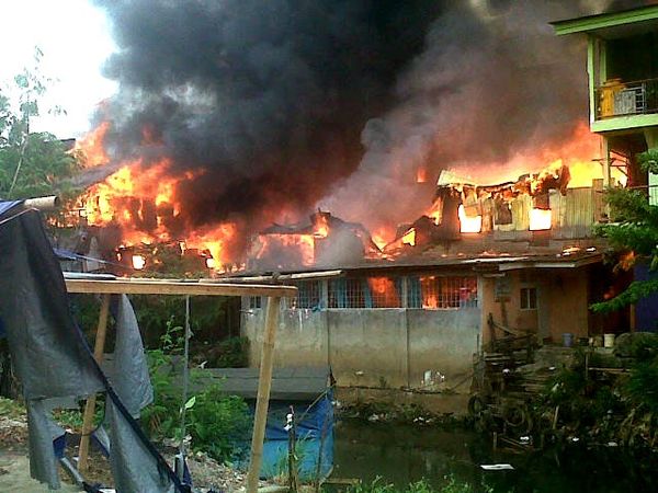 Puluhan Rumah di Benhil Terbakar