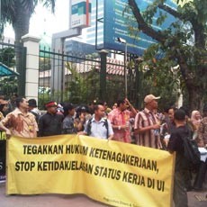 200 Pekerja UI Geruduk Kemendiknas, Protes Rektor UI