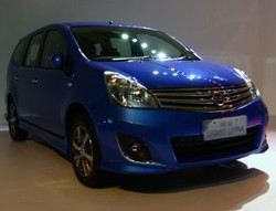 Intip Perbedaan Nissan Livina Versi Autech dan Standar