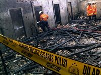 Kantin & Gudang SMP 135 Ludes Terbakar
