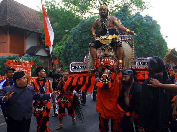 Warga Solo Gelar Karnaval Budaya