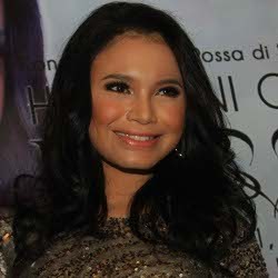 Rossa Siap Hentak Singapura