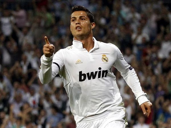 Madrid Hantam Ajax 3-0