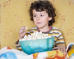 Lebih Murah, 50% Ortu Izinkan Anak Makan Snack Asin