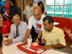 Marrybrown Halal Pertama Hadir di Maldives