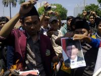 BEM Nusantara Bakar Poster SBY-Boediono