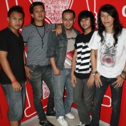 Krisna Mencuri Perhatian Lewat Gadis Putih Abu