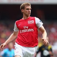 Mertesacker Tak Sabar Hadapi Spurs