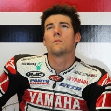 Spies Berharap Tuah dari Warna Keberuntungan