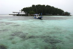 Mari Bergandengan ke Pulau Gusung Pandan