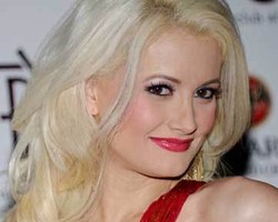 Eks Model Playboy Asuransikan Payudara Rp 8,9 M