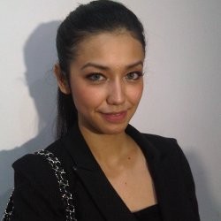 Velove Vexia Belum Berani Terjun ke Dunia Hiburan Amerika