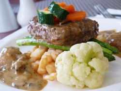 Rosmary Beef Empuk Plus Siraman Saus Jamur