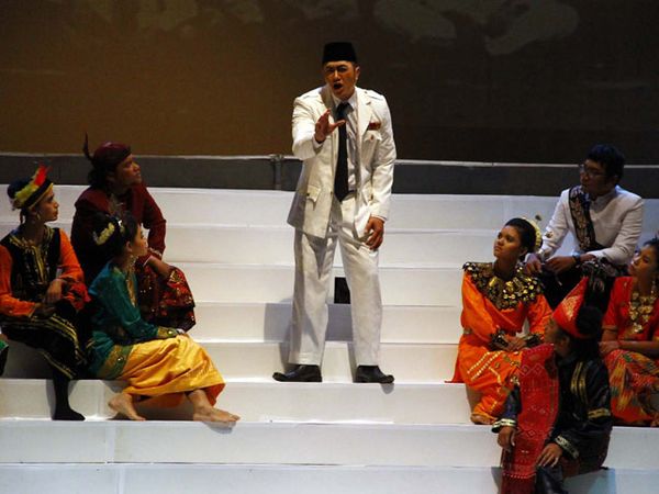 Latihan Dharma Gita Maha Guru