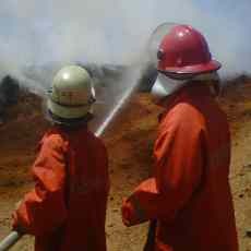 Gudang Serbuk Kayu di Mojokerto Terbakar