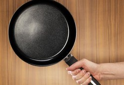 Wajan Anti Lengket Bisa Mengurangi Jumlah Sperma