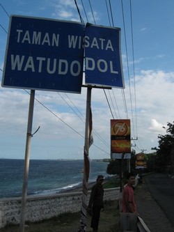 Pesona Pantai Watudodol Banyuwangi