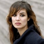 Ini Dia Gadis Bond Yang Baru