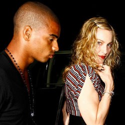 Madonna Siap Dinikahi Brondong?