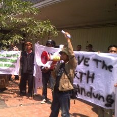 Penutupan Konferensi TUNZA di Gedung Merdeka Diwarnai Demo