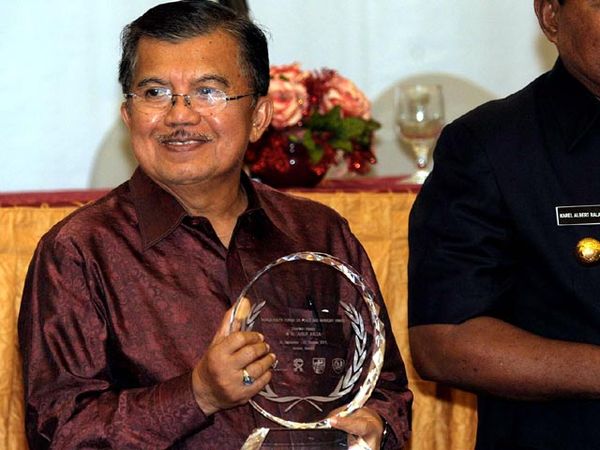 JK Terima Award Perdamaian