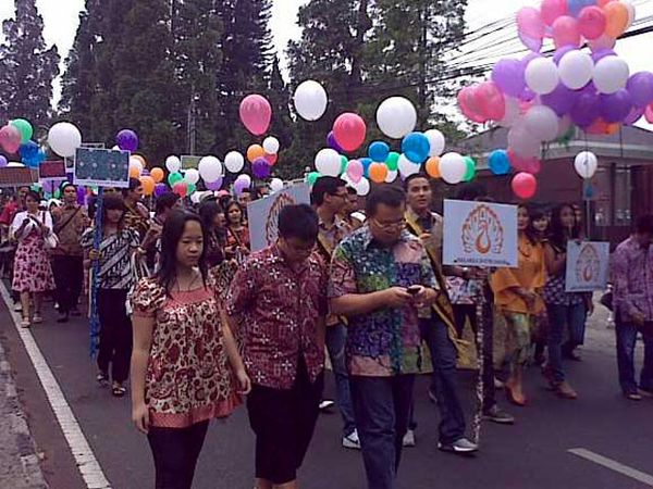 Kampanye Cinta Batik di CFD Dago