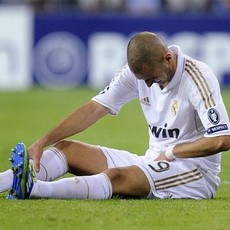 Madrid Ditinggal Benzema Dua Pekan
