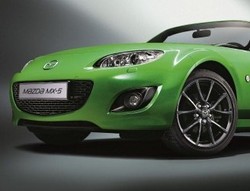 Mazda MX-5 Black Tuned Tercadas di Kelasnya