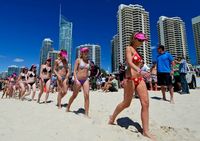 Parade Bikini di Australia Pecahkan Rekor