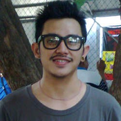 Adu Akting Bareng Jupe, Vicky Nitinegoro Dicemburui Gaston