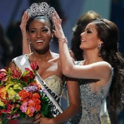 Tiba di Jakarta, Miss Universe 2011 Serasa Berada di Rumah