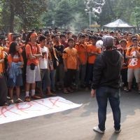 The Jakmania Gelar Aksi Damai di Kantor PSSI