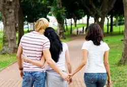 Seks dengan Selingkuhan Lebih Rentan Bikin Patah Kemaluan 