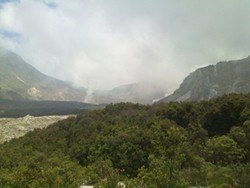 PVMBG Ingatkan Pemkab Garut Soal Erupsi Gas Beracun Papandayan