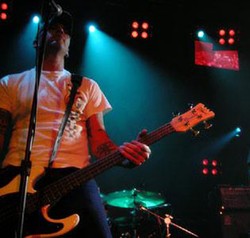 Eks-Basis Ramones Pernah Diajak Bergabung dengan Metallica