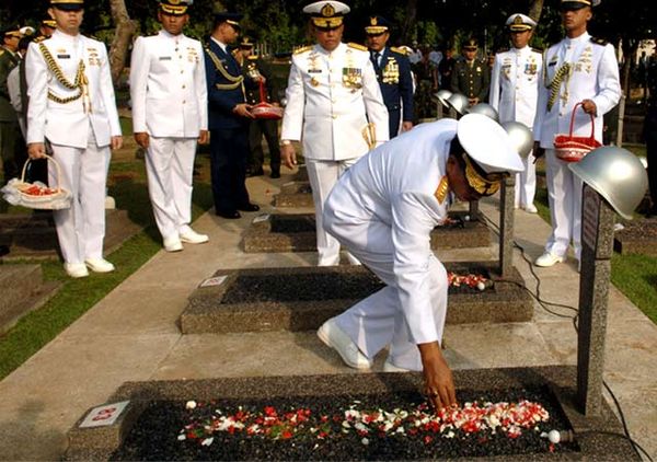 Panglima TNI Ziarah ke Makam Pahlawan