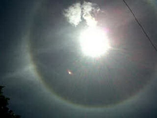 Matahari Halo Hiasi Langit Solo